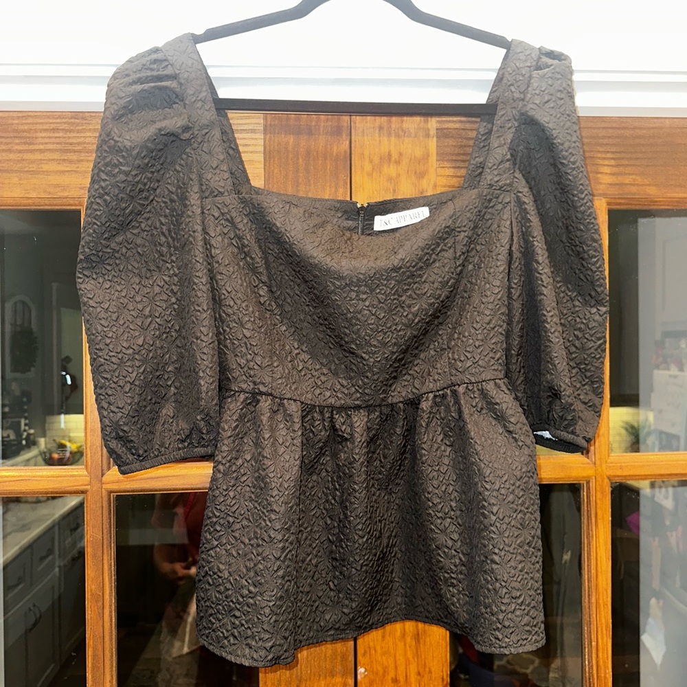 EUC T&C‎ Apparel Size Large  Black Textured Women's Babydoll Peplum Top